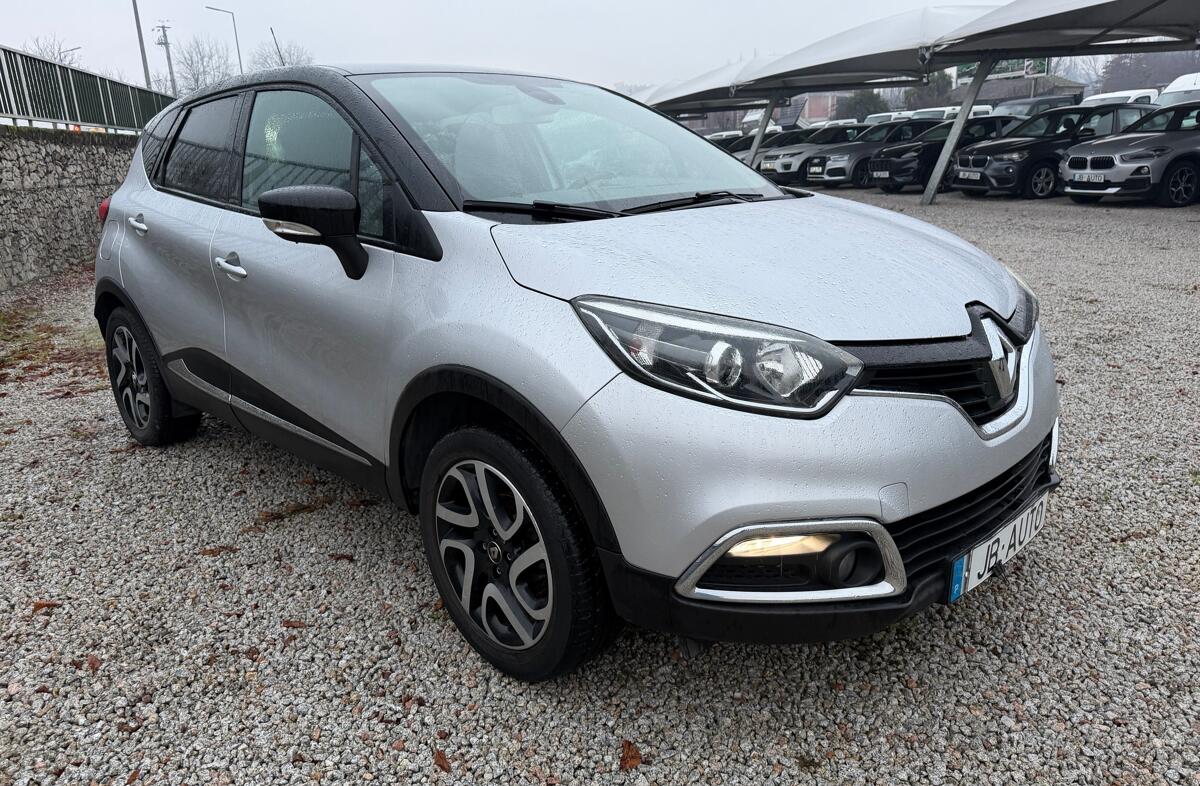 RENAULT Captur 0.9 TCe Exclusive