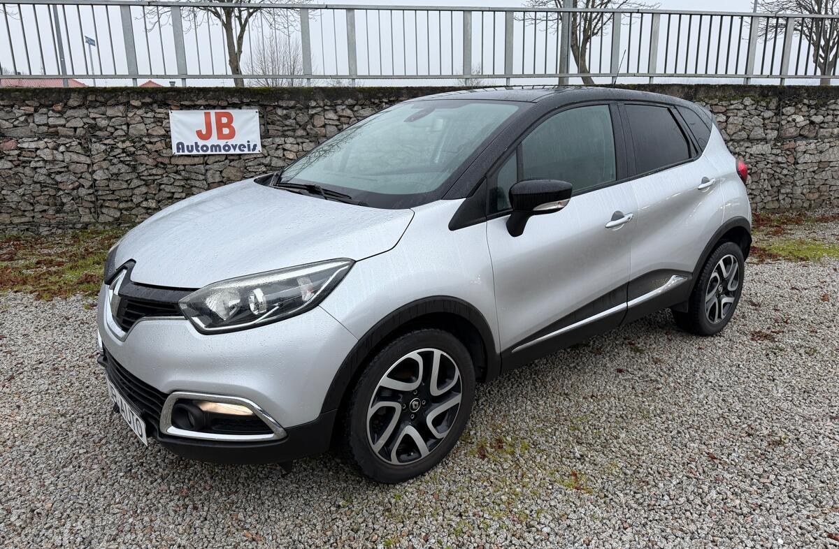 RENAULT Captur 0.9 TCe Exclusive