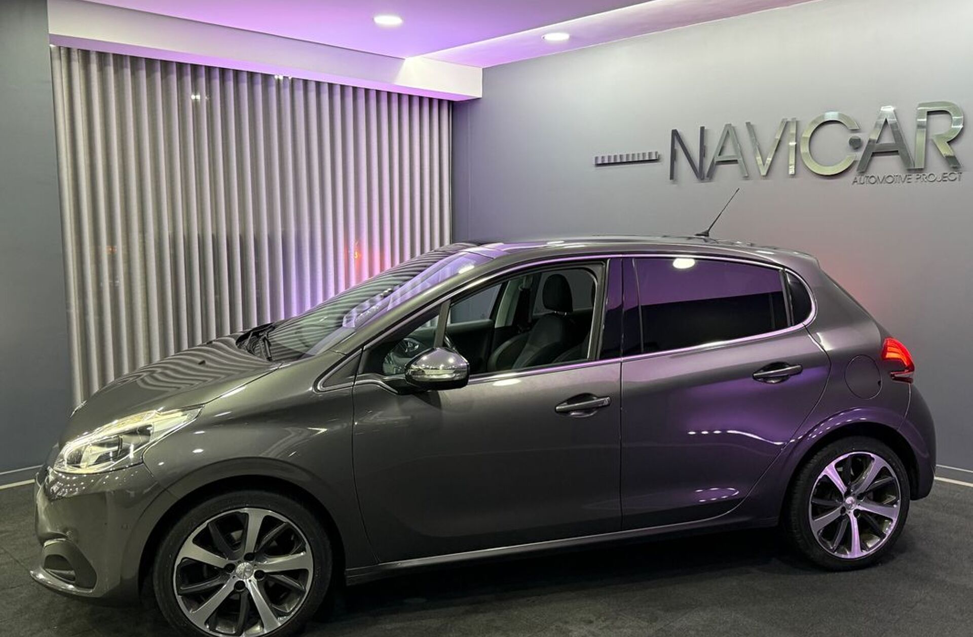 PEUGEOT 208 1.2 PureTech Allure