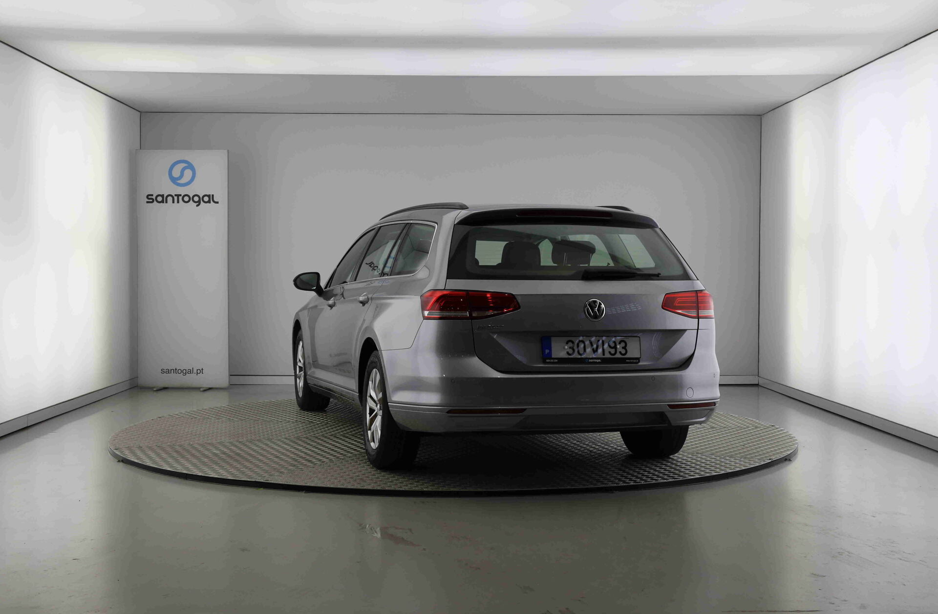 VOLKSWAGEN Passat V. 1.6 TDi Confortline