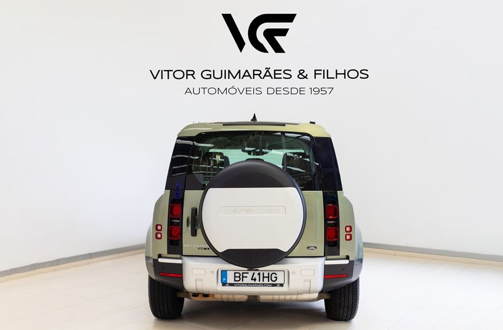 LAND ROVER Defender 2.0 D 110 AWD S