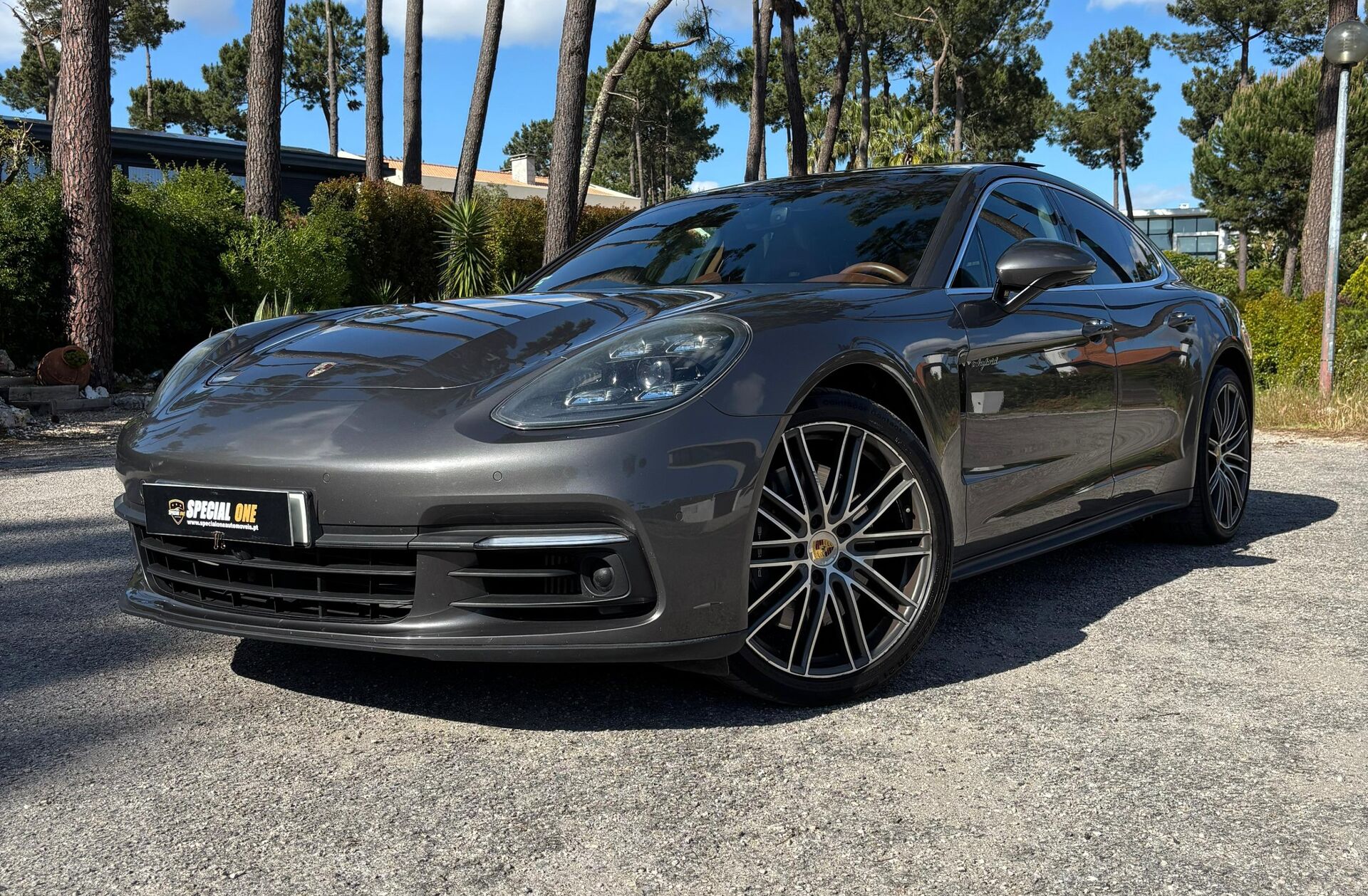 PORSCHE Panamera 4 E-Hybrid