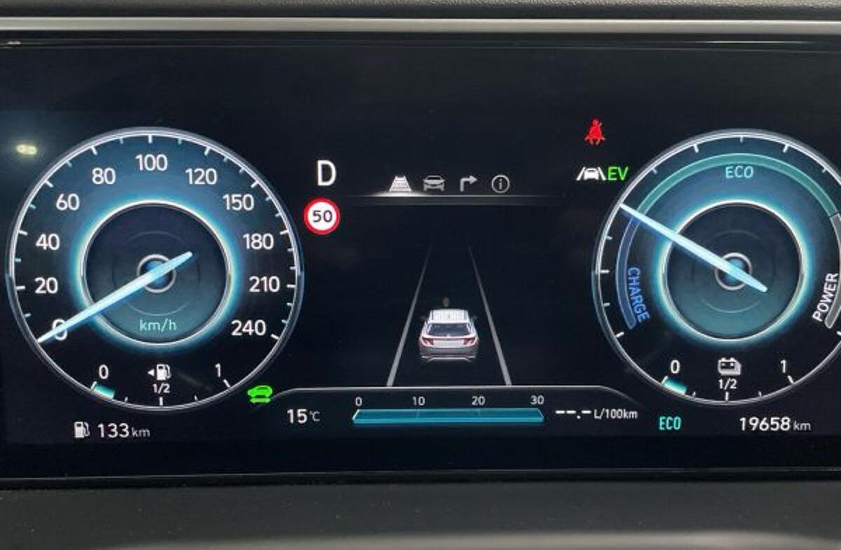 HYUNDAI Tucson 1.6 T-GDI PHEV e-Vanguard + TT