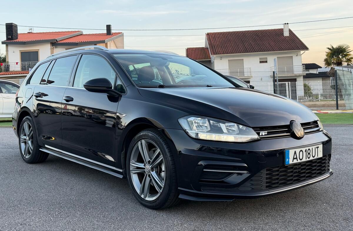 VOLKSWAGEN Golf 1.6 TDI R-Line
