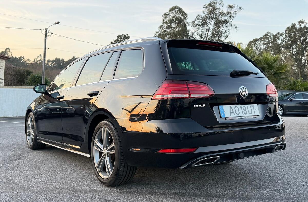 VOLKSWAGEN Golf 1.6 TDI R-Line