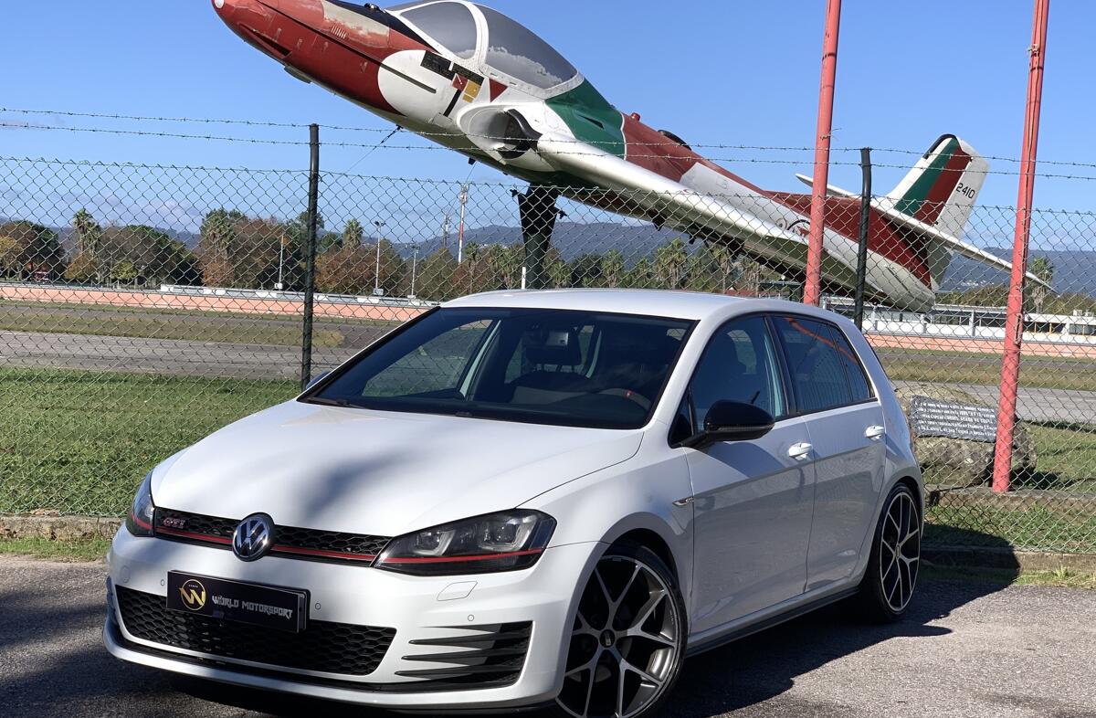 VOLKSWAGEN Golf 2.0 TSi GTi