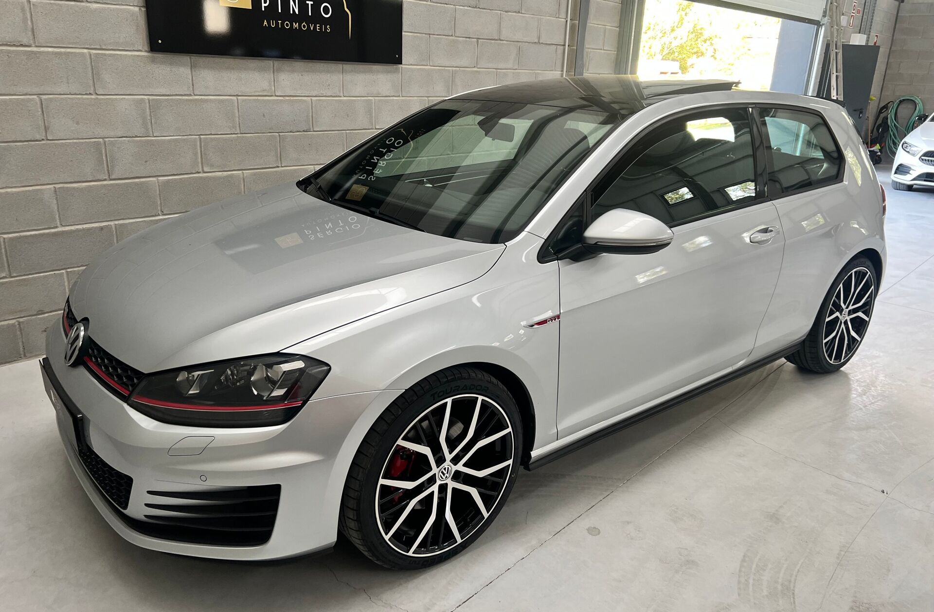 VOLKSWAGEN Golf 2.0 TSi GTi