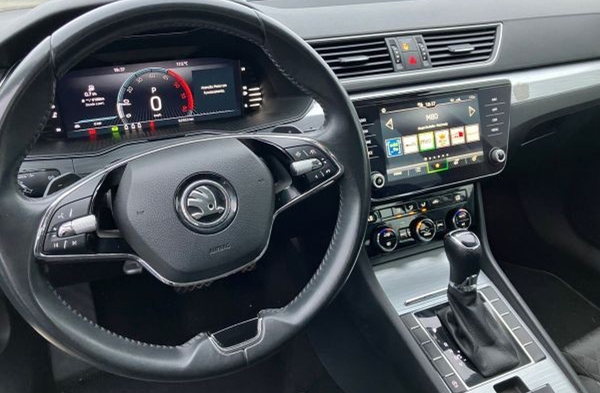 SKODA Superb 2.0 TDI Ambition DSG