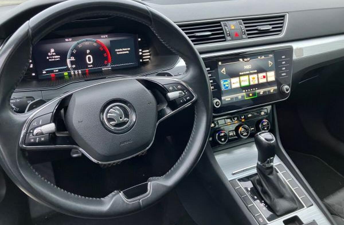 SKODA Superb 2.0 TDI Ambition DSG