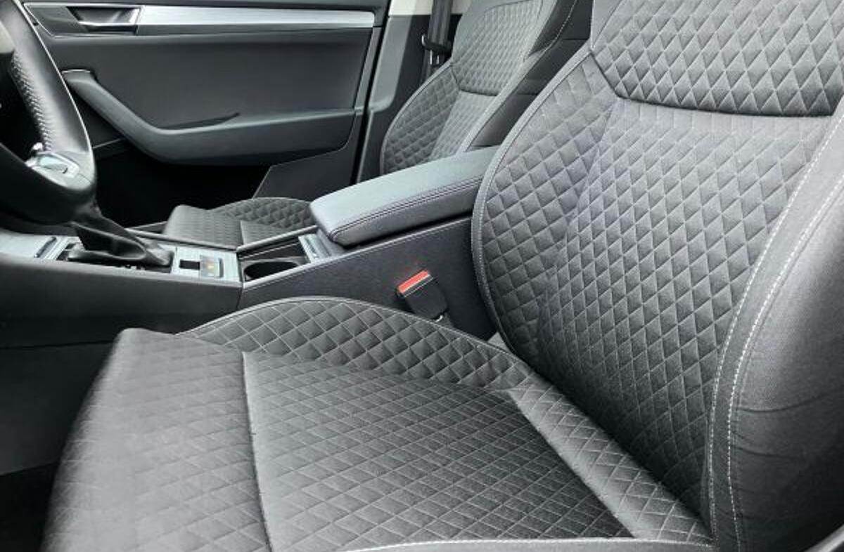 SKODA Superb 2.0 TDI Ambition DSG