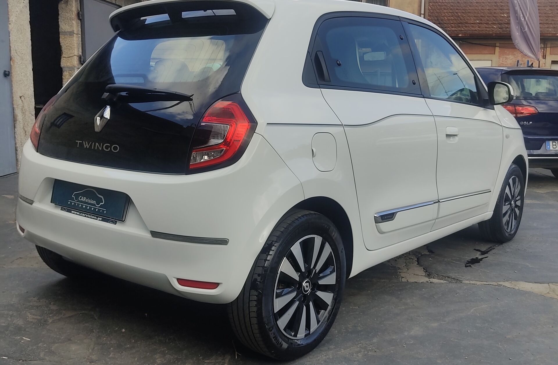 RENAULT Twingo 1.0 SCe Intens