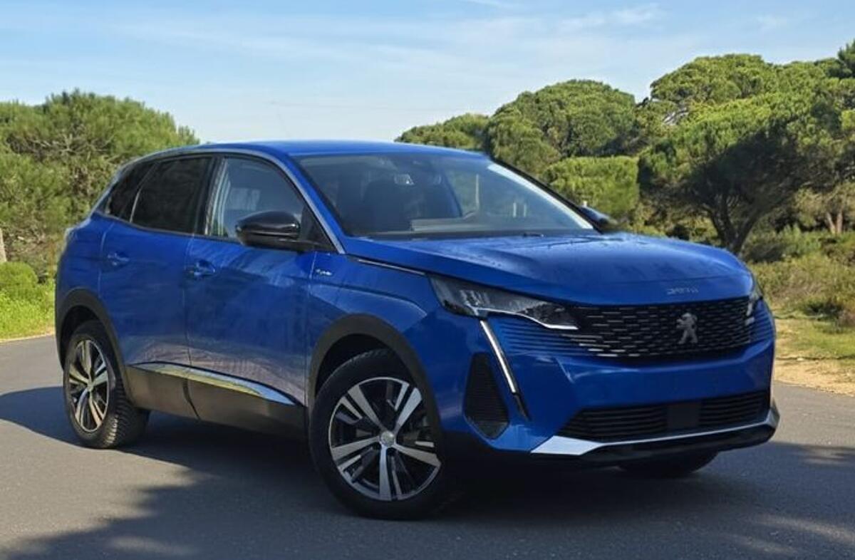 PEUGEOT 3008 1.6 Hybrid Allure Pack e-EAT8