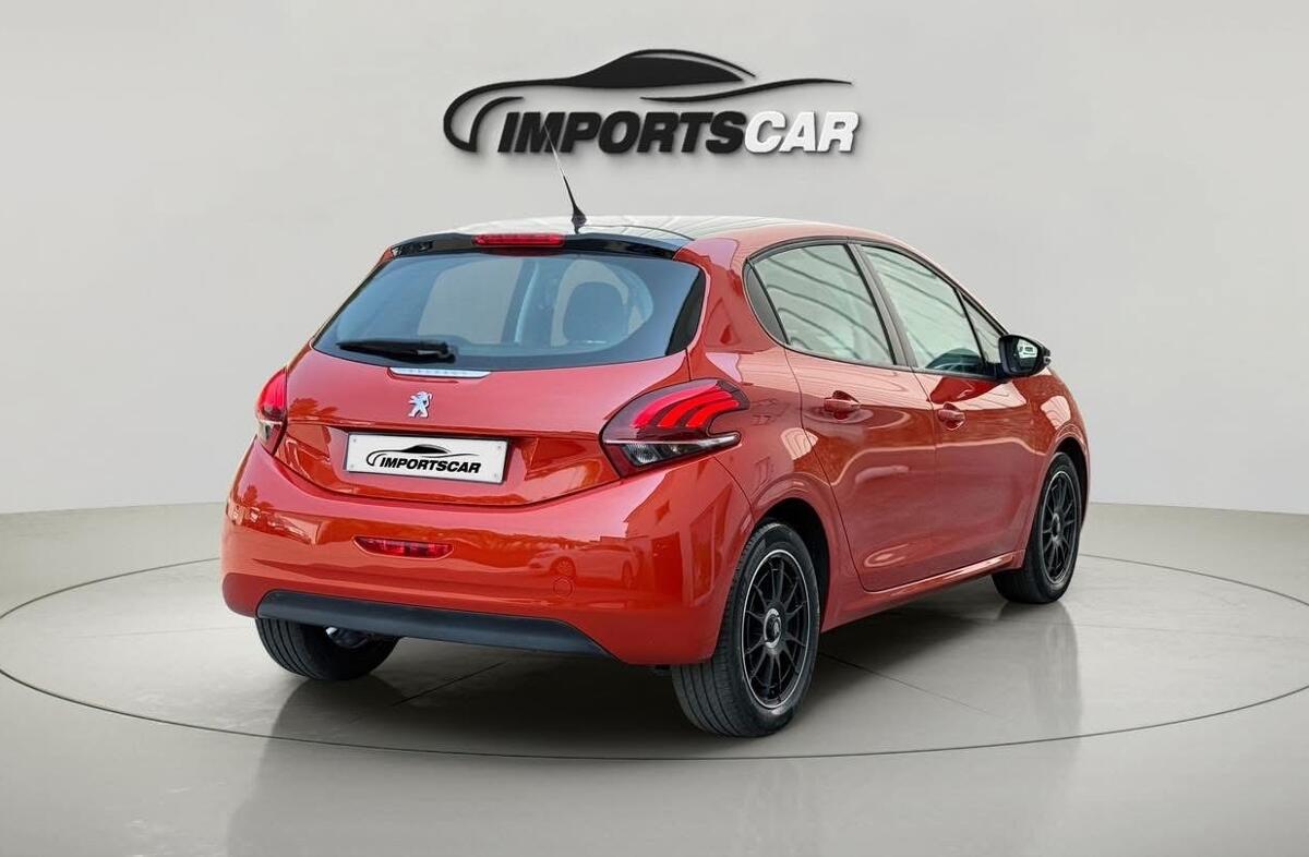 PEUGEOT 208 1.2 PureTech Style