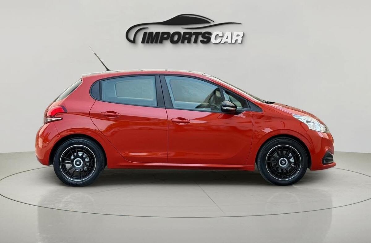 PEUGEOT 208 1.2 PureTech Style