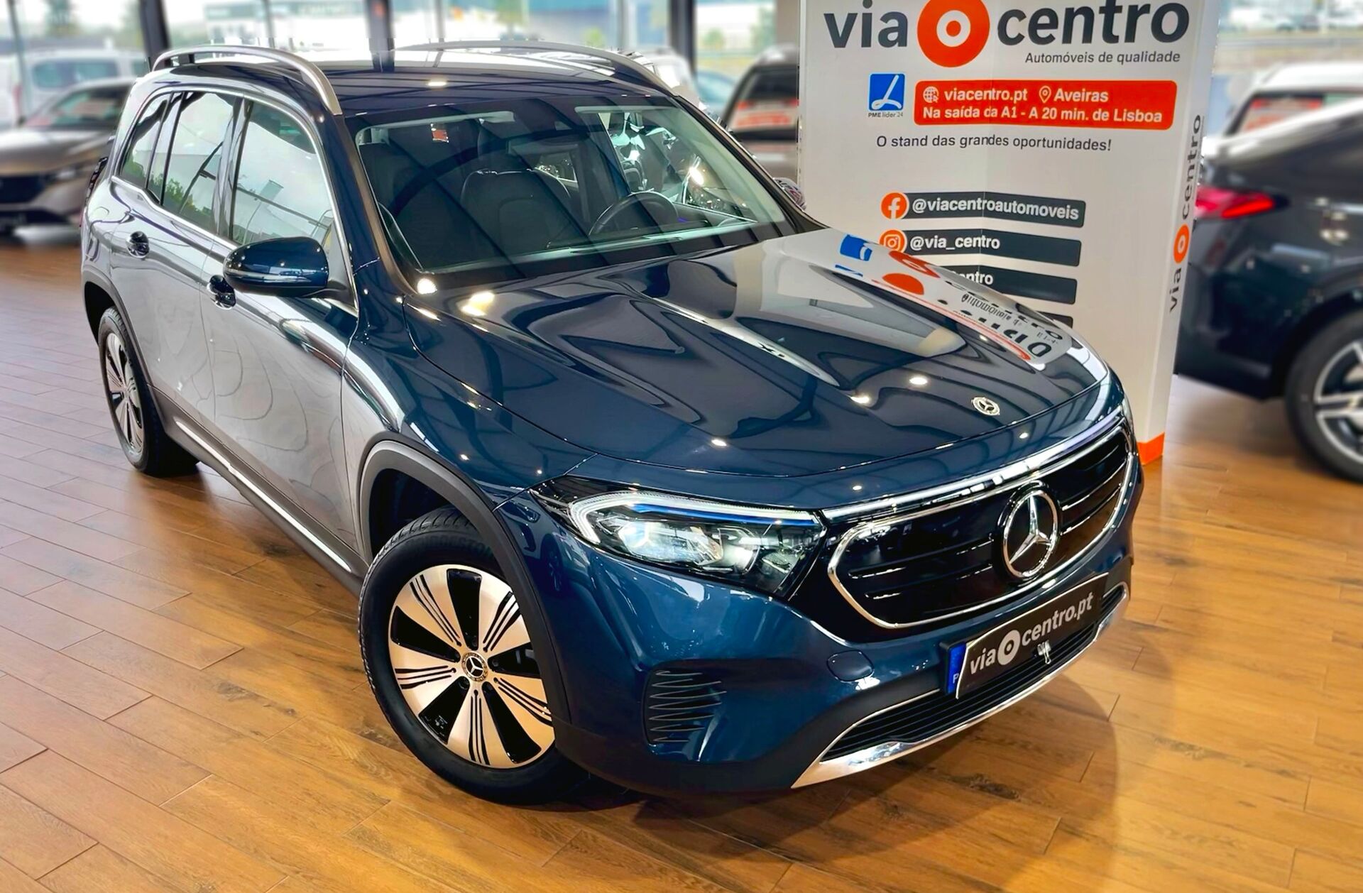 MERCEDES EQB 300 4Matic Progressive