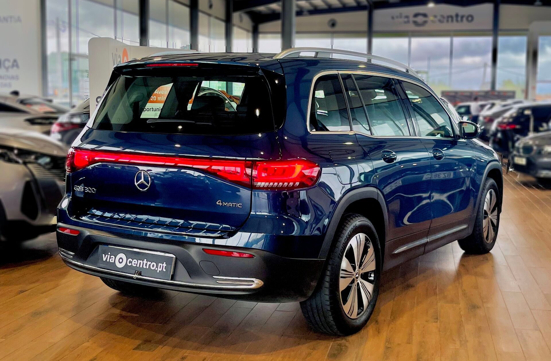 MERCEDES EQB 300 4Matic Progressive