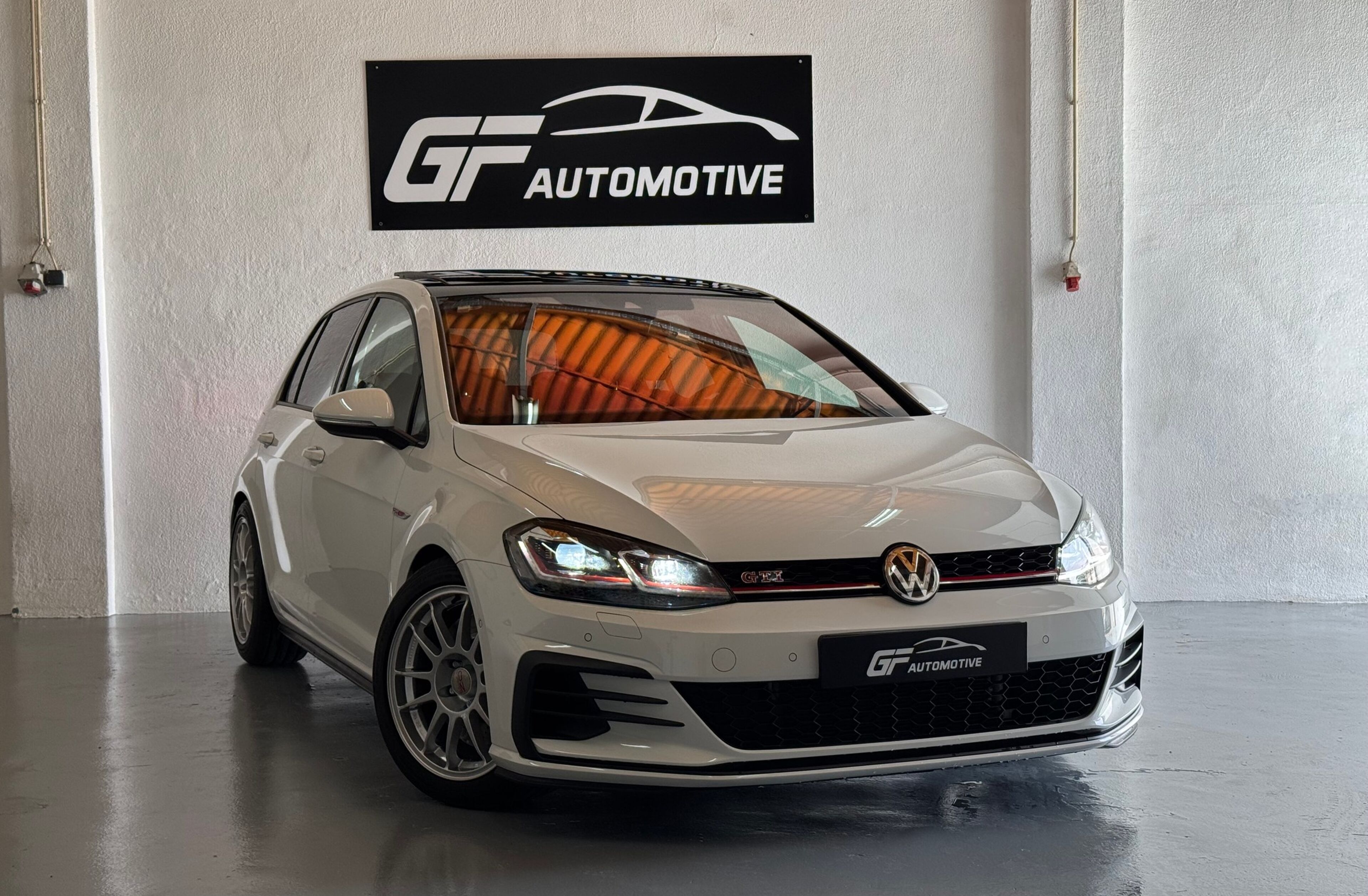 VOLKSWAGEN Golf 2.0 TSI GTI DSG