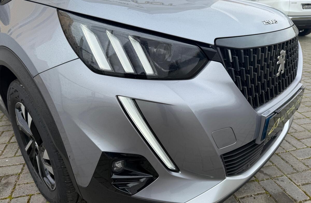 PEUGEOT 2008 1.2 PureTech GT Pack EAT8