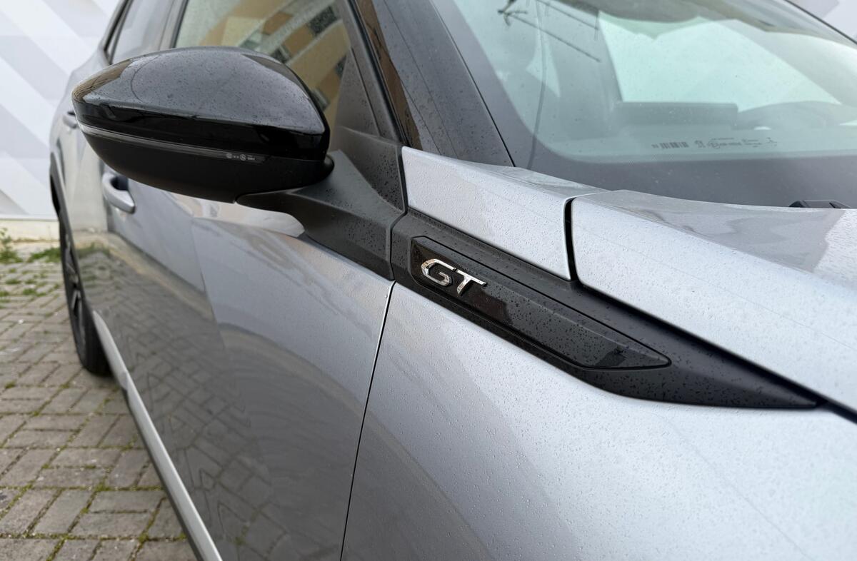 PEUGEOT 2008 1.2 PureTech GT Pack EAT8