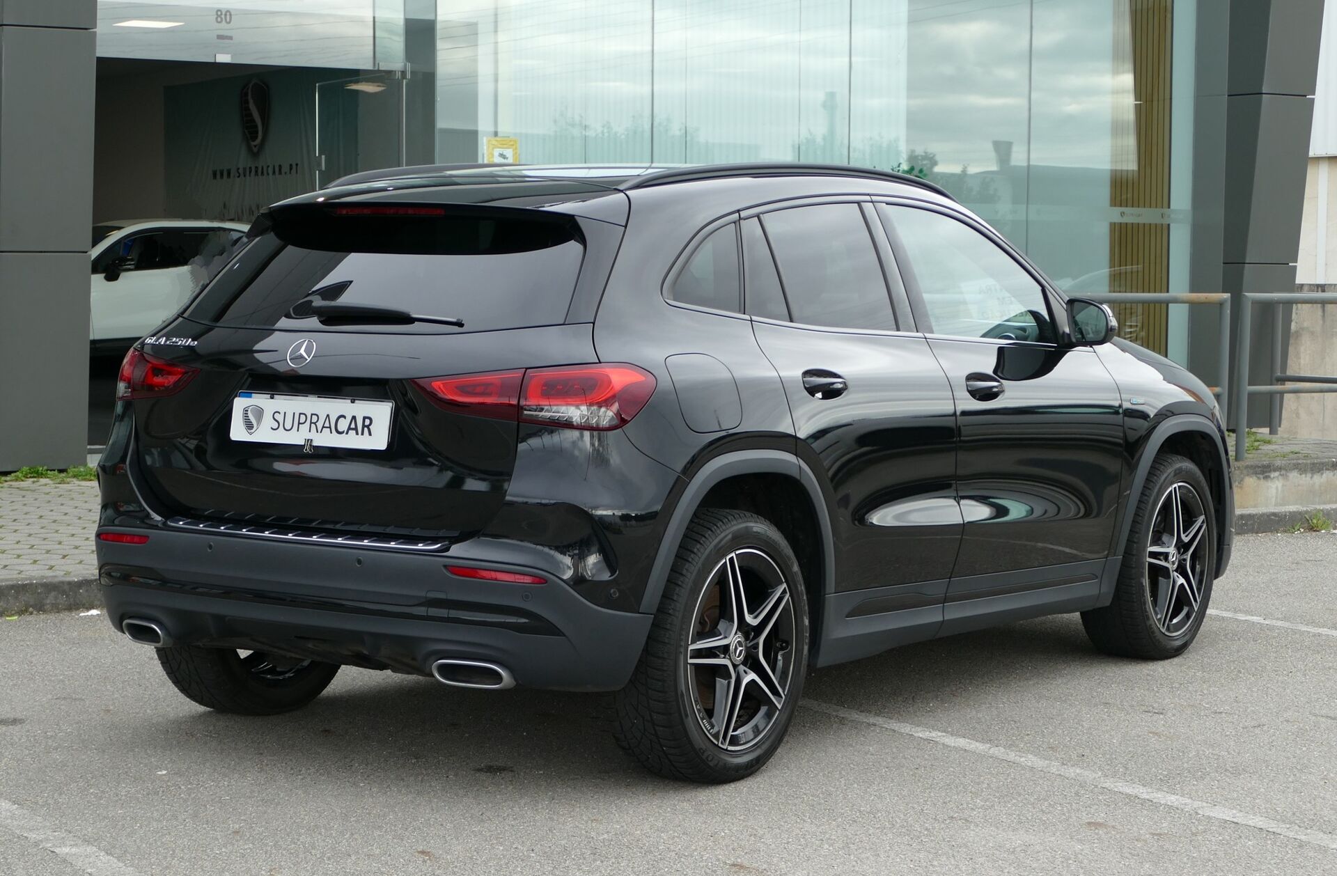 MERCEDES Classe GLA GLA 250 e AMG Line