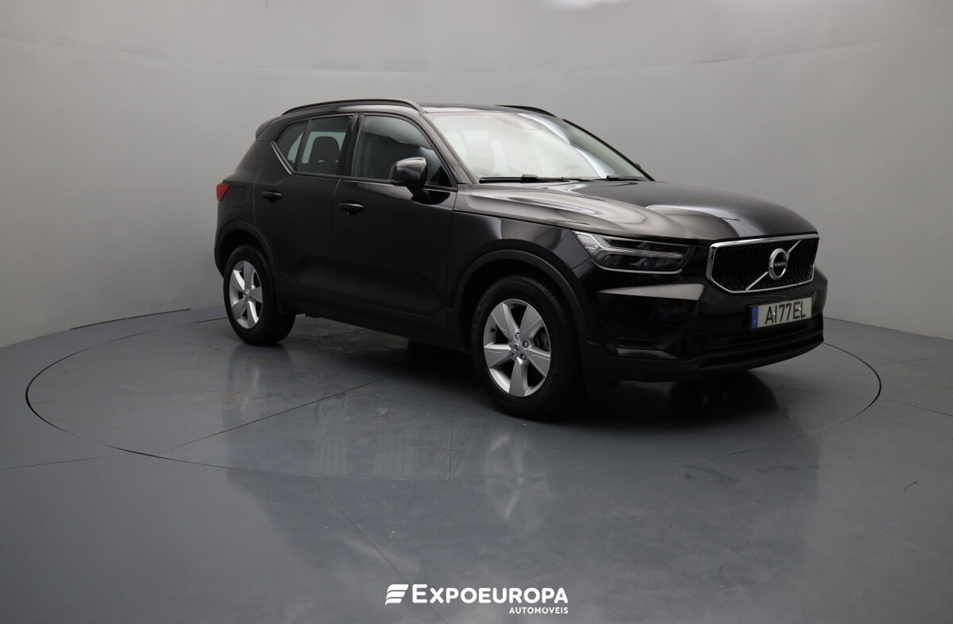 VOLVO XC40 1.5 T2 Momentum Core