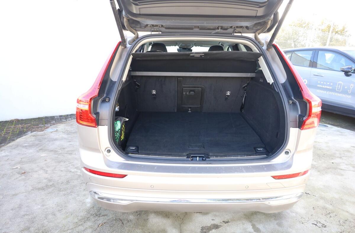 VOLVO XC60 2.0 T6 PHEV Plus Bright AWD