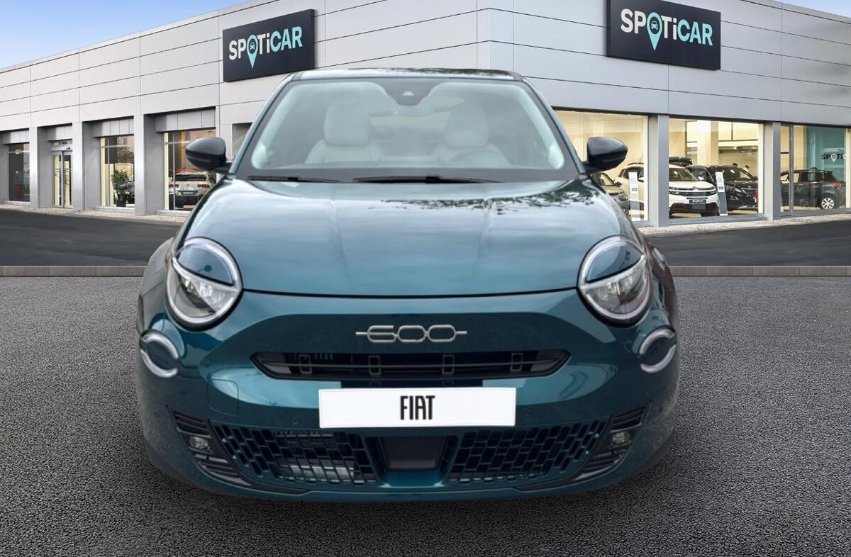 FIAT 600 1.2 Hybrid La Prima