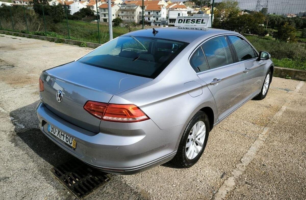VOLKSWAGEN Passat 2.0 TDI Business P.DSG