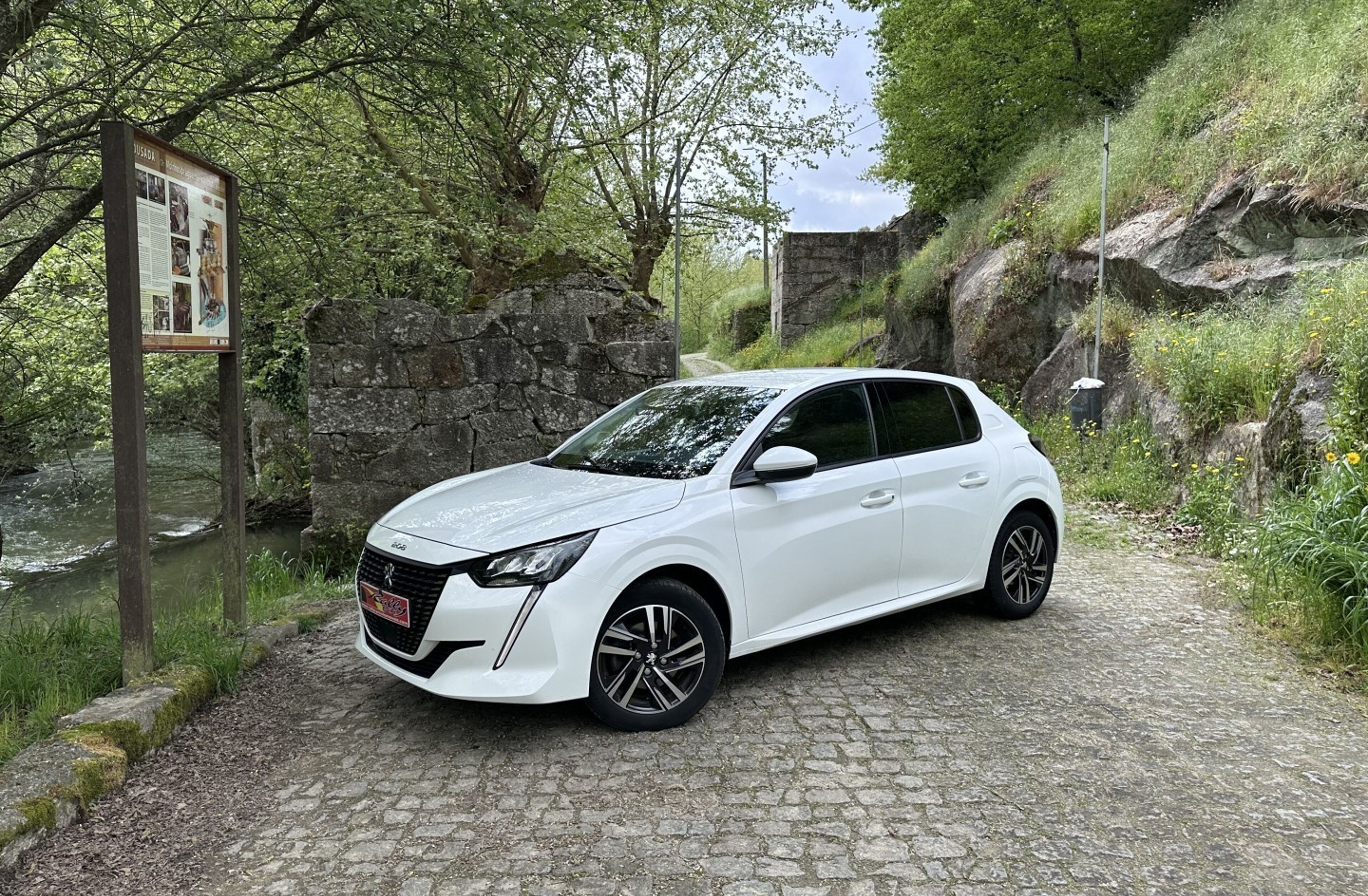 PEUGEOT 208 1.5 BlueHDi Allure