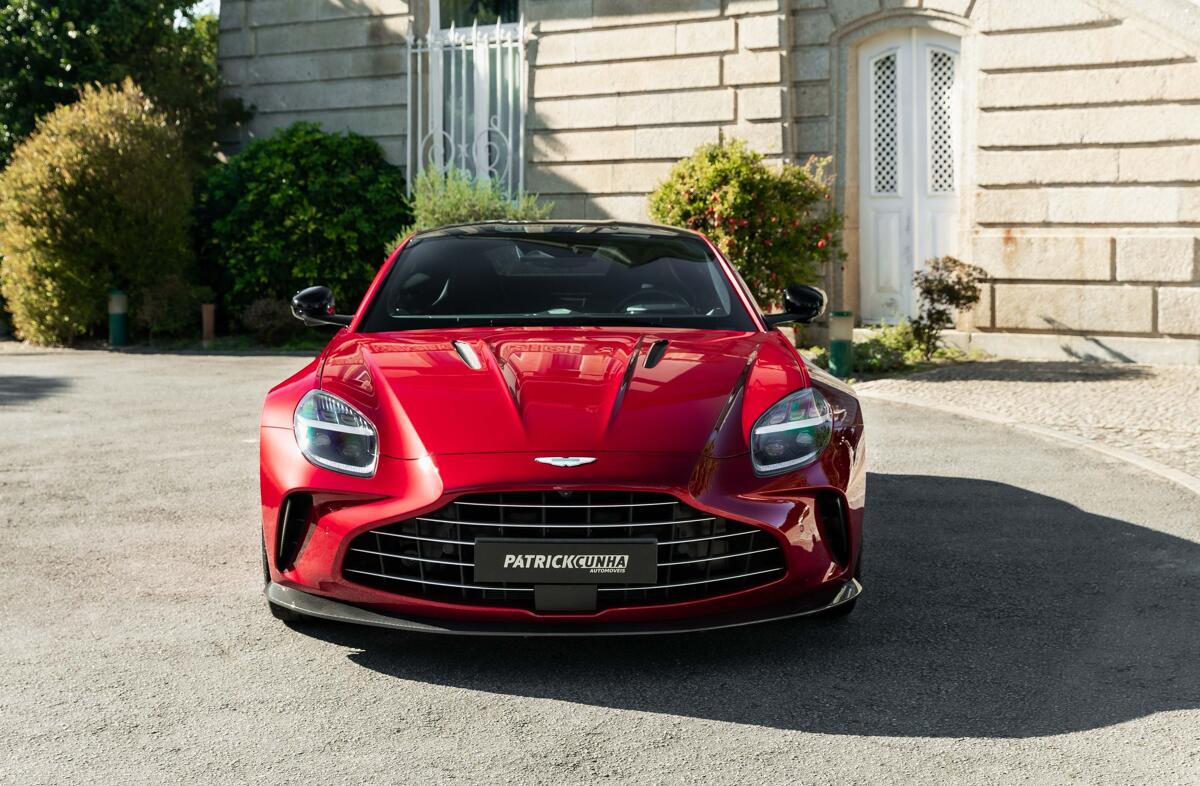 ASTON MARTIN Vantage V8