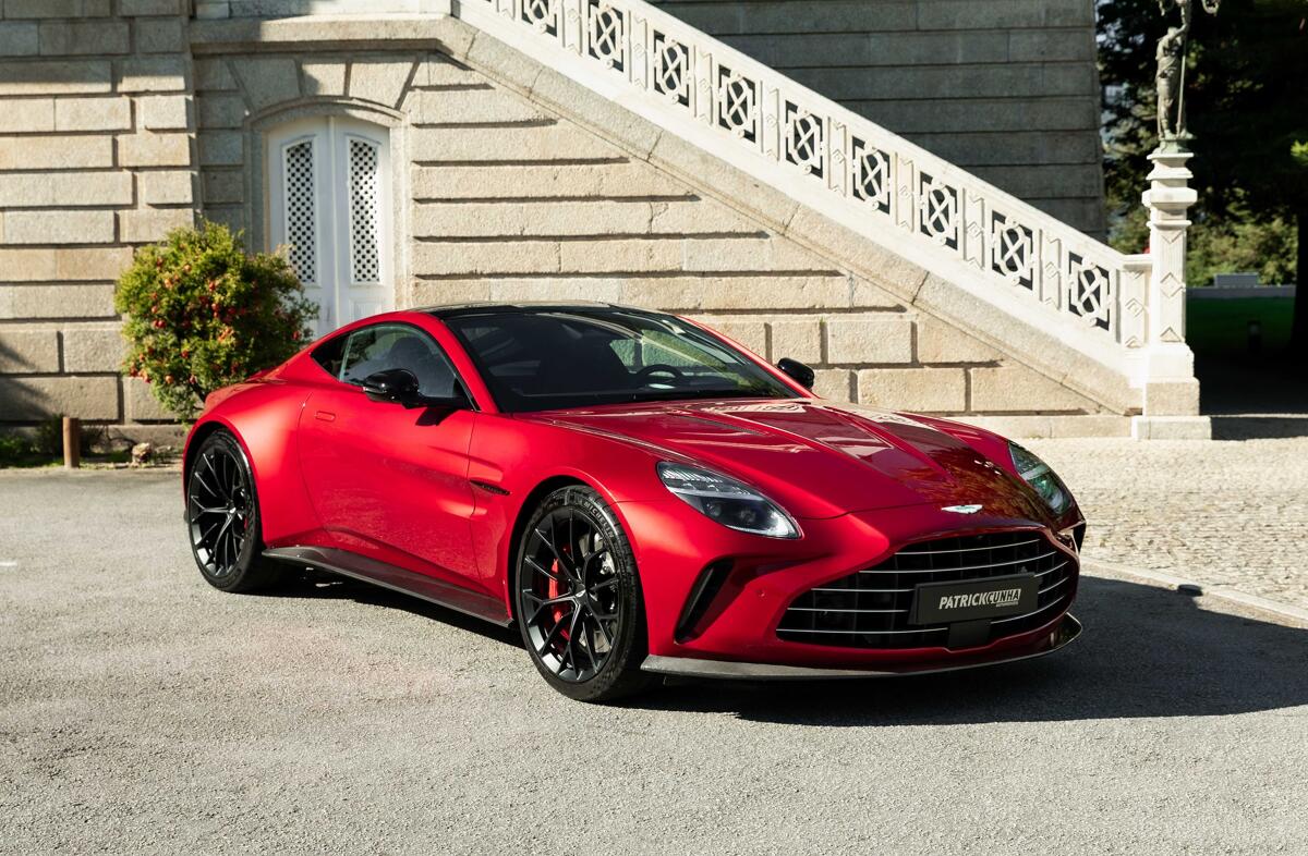 ASTON MARTIN Vantage V8