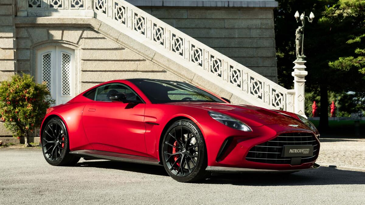 Aston-martin Vantage V8