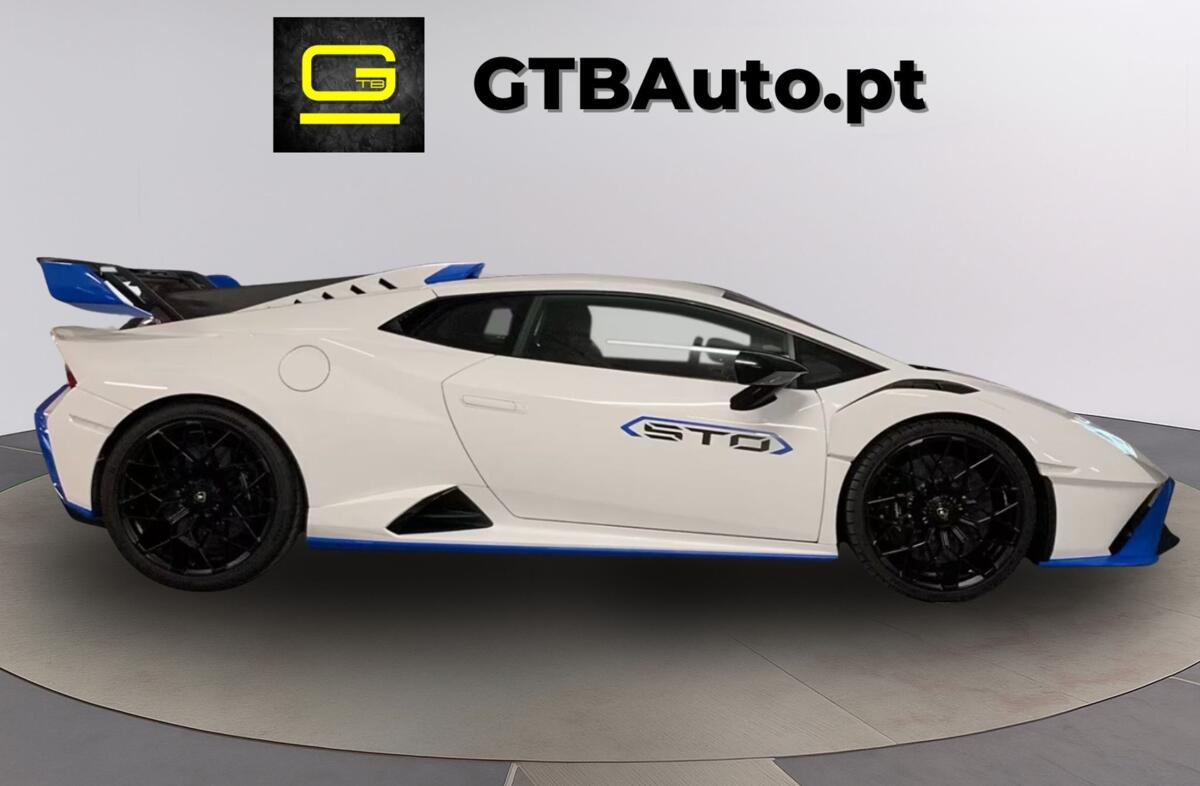 LAMBORGHINI Huracán STO