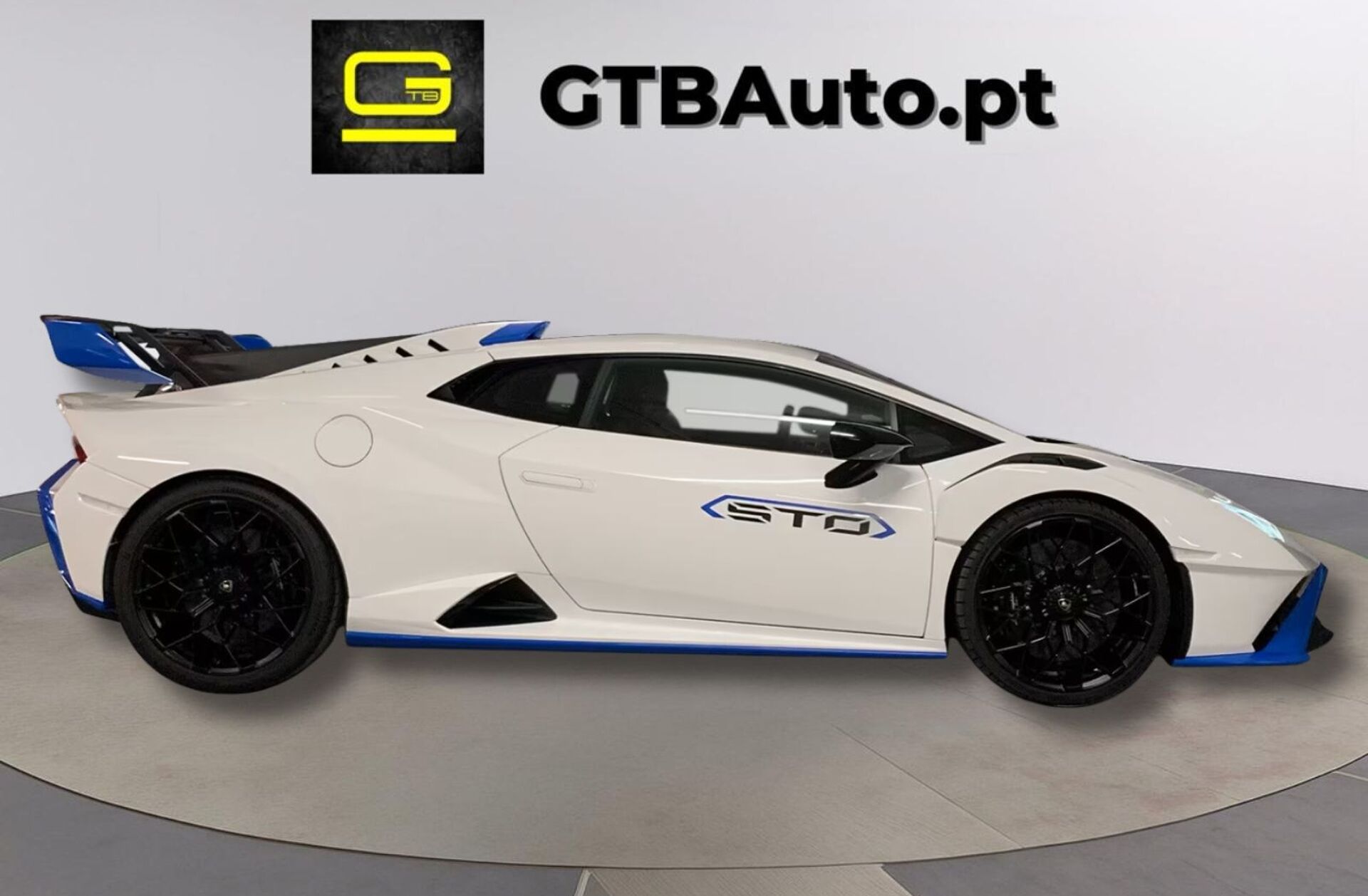 LAMBORGHINI Huracán STO
