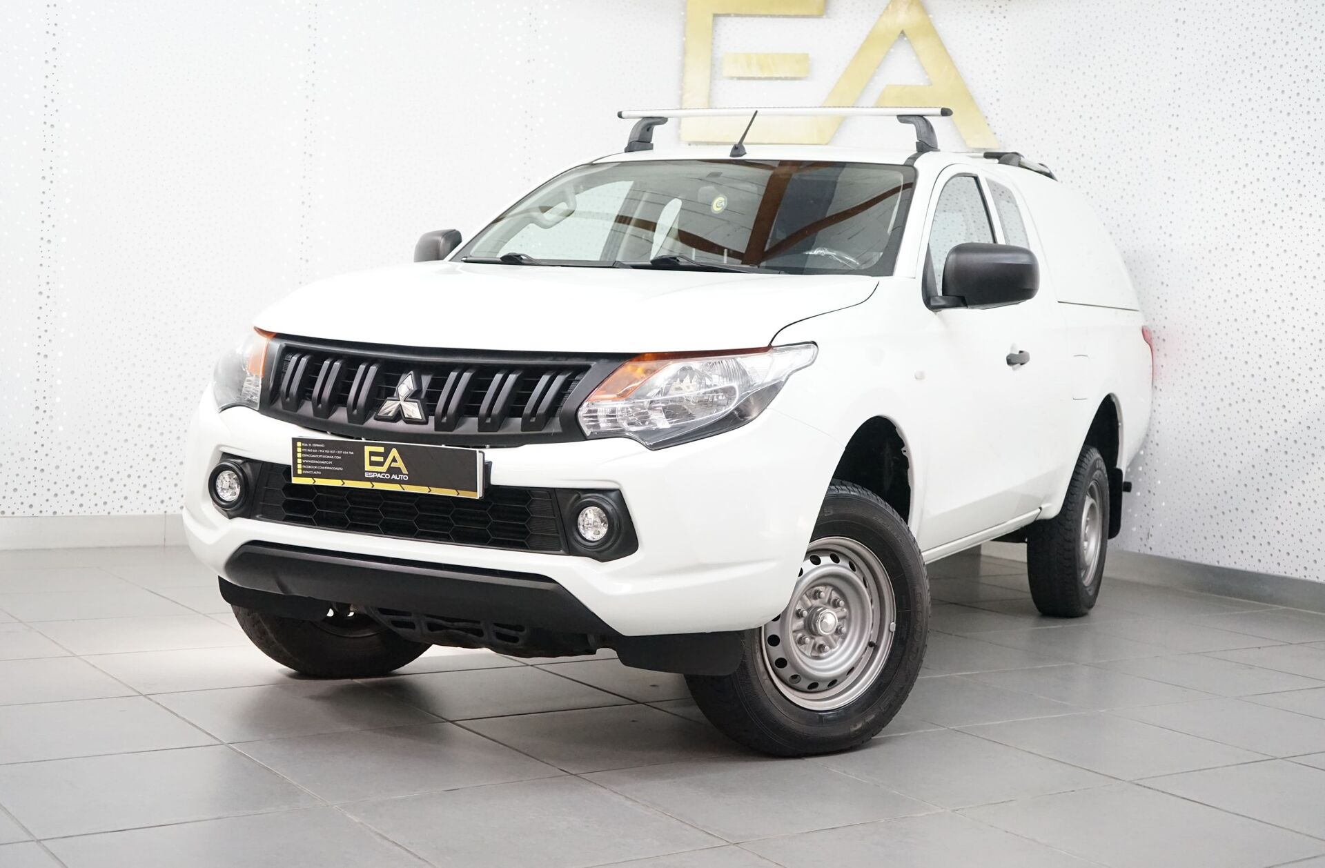 MITSUBISHI L 200 2.4 DI-D CD Invite 4WD