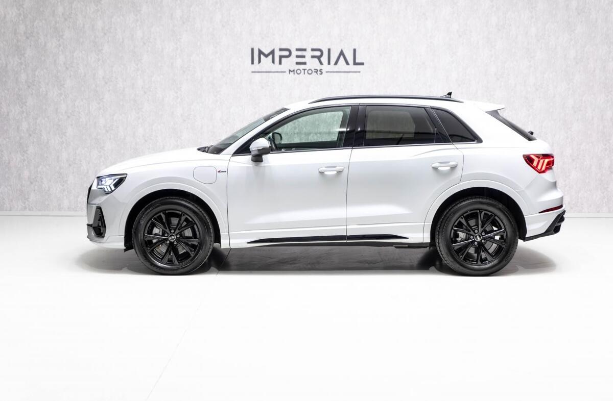 AUDI Q3 45 TFSIe S line S tronic