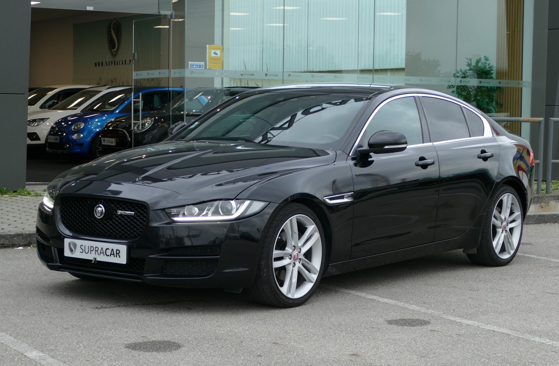 JAGUAR XE 2.0 D R-Sport Aut.