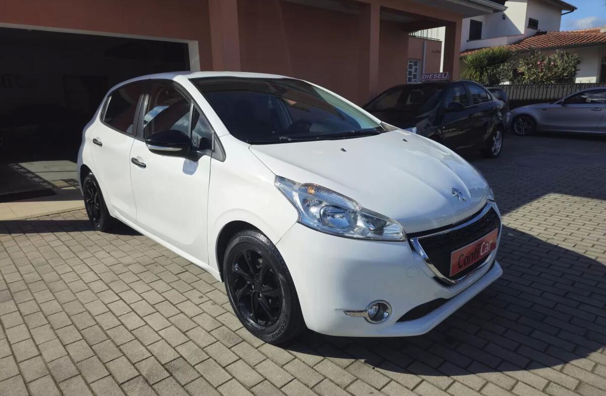 PEUGEOT 208 1.4 HDi Active