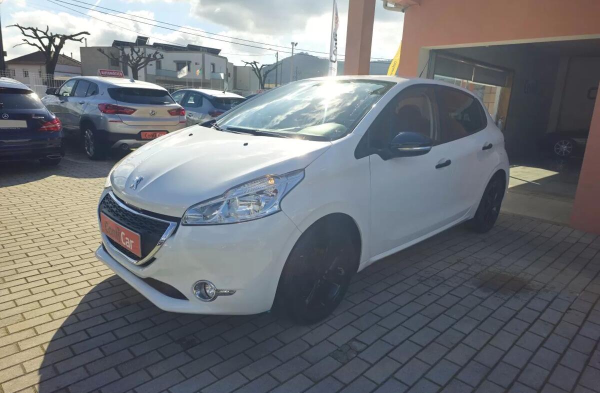 PEUGEOT 208 1.4 HDi Active