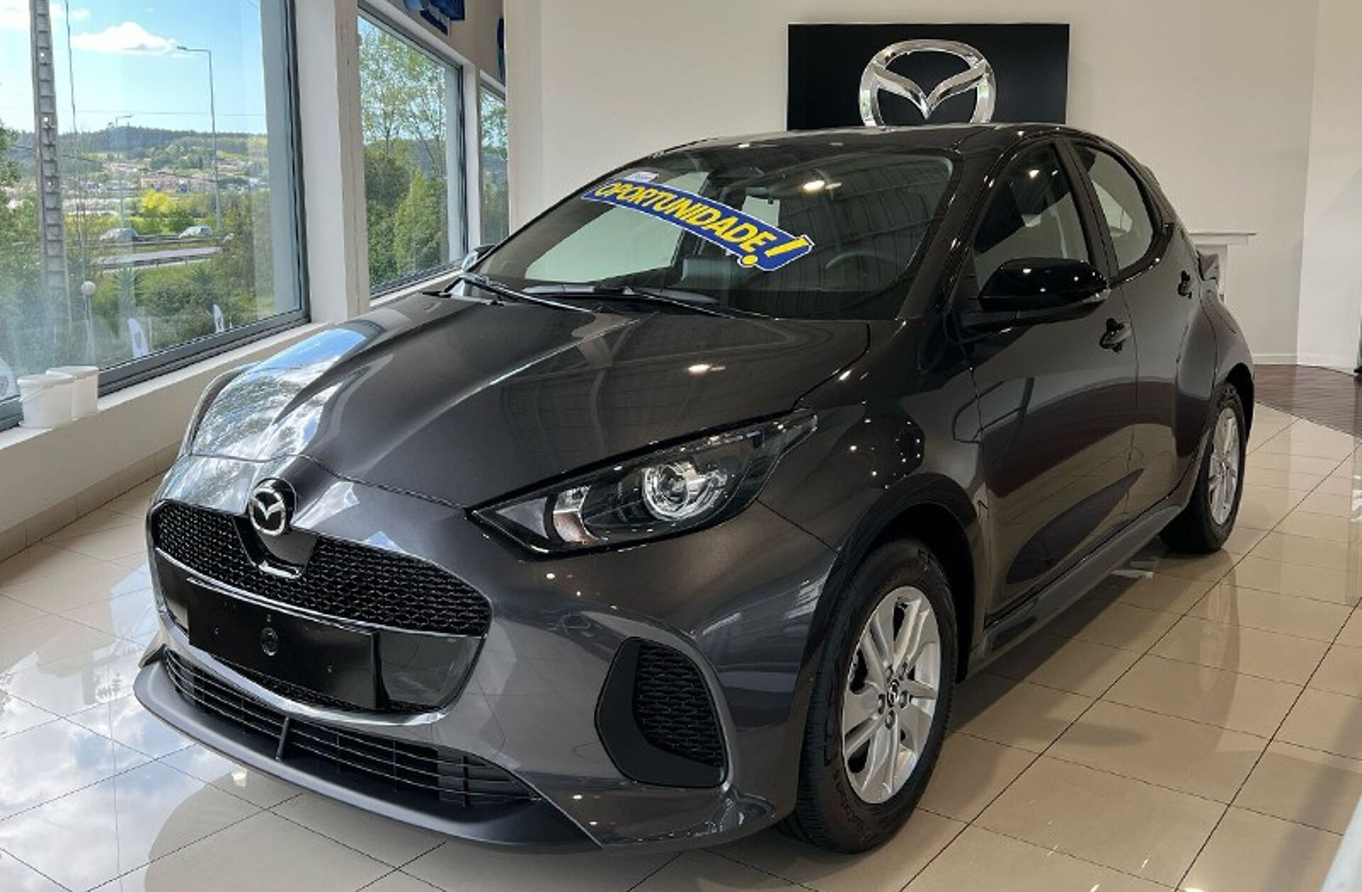 MAZDA 2 1.5 L Hybrid VVT-i Centre-Line