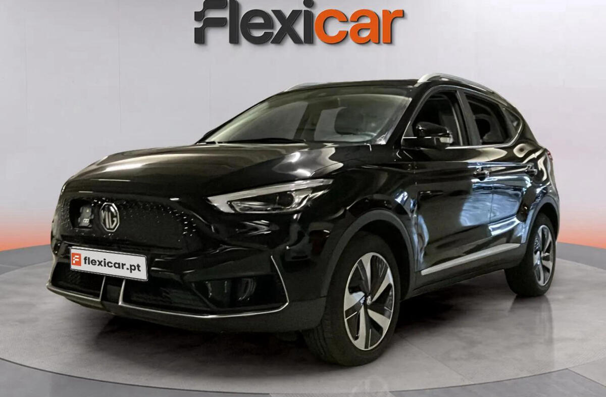 MG ZS 72.6 kWh Luxury OBC 11 kW