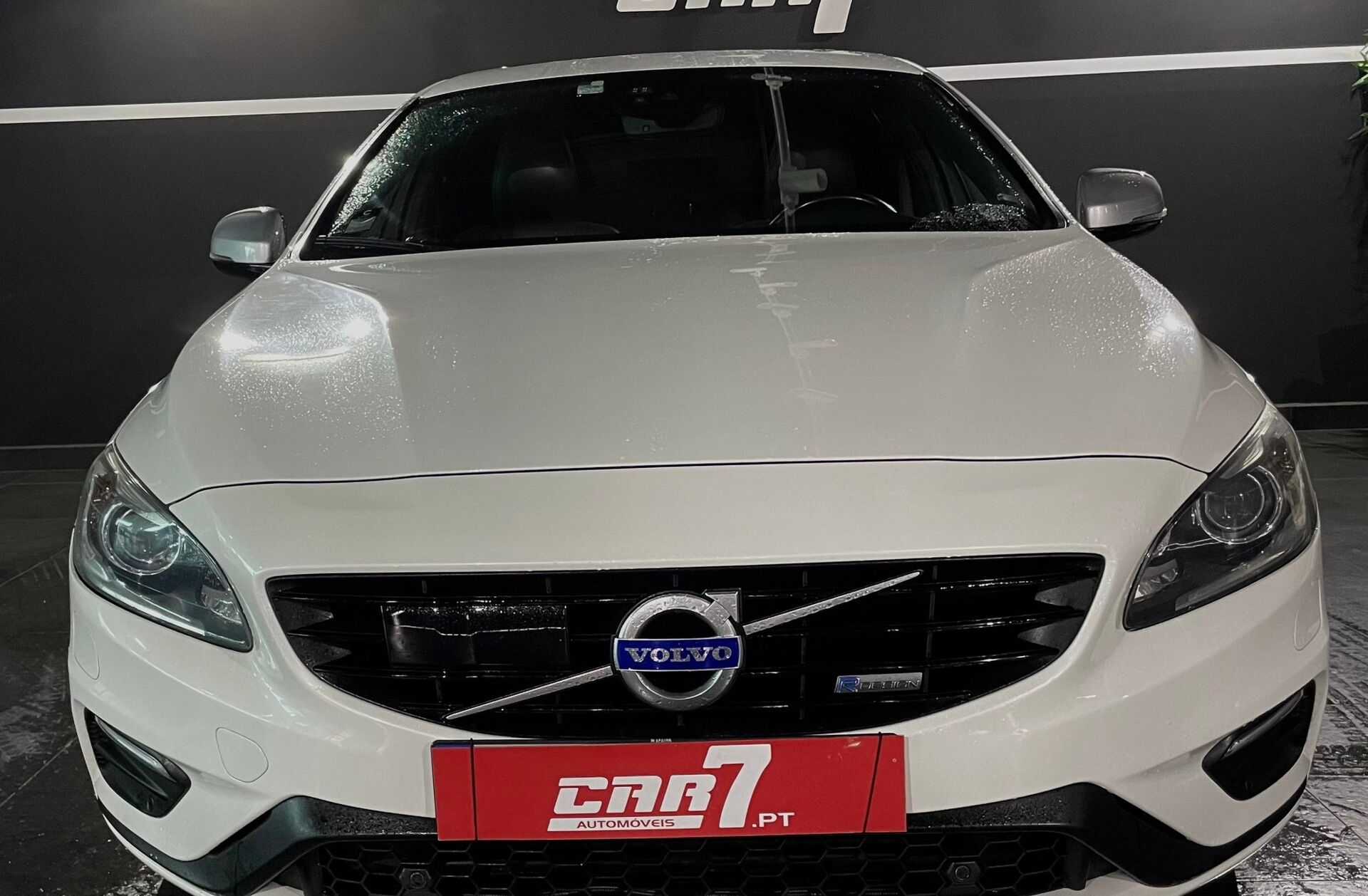 VOLVO V60 2.4 D6 R-Design Sum.AWD Phev