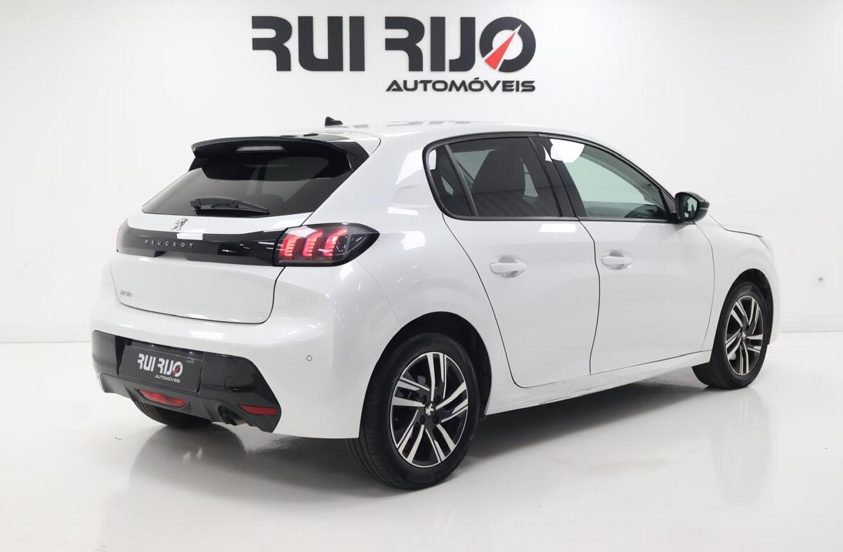 PEUGEOT 208 1.2 PureTech Allure