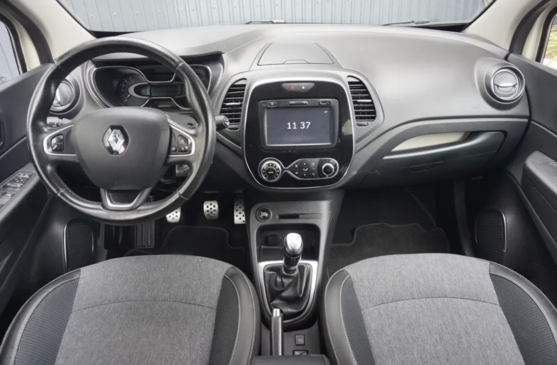 RENAULT Captur 1.2 TCe Exclusive