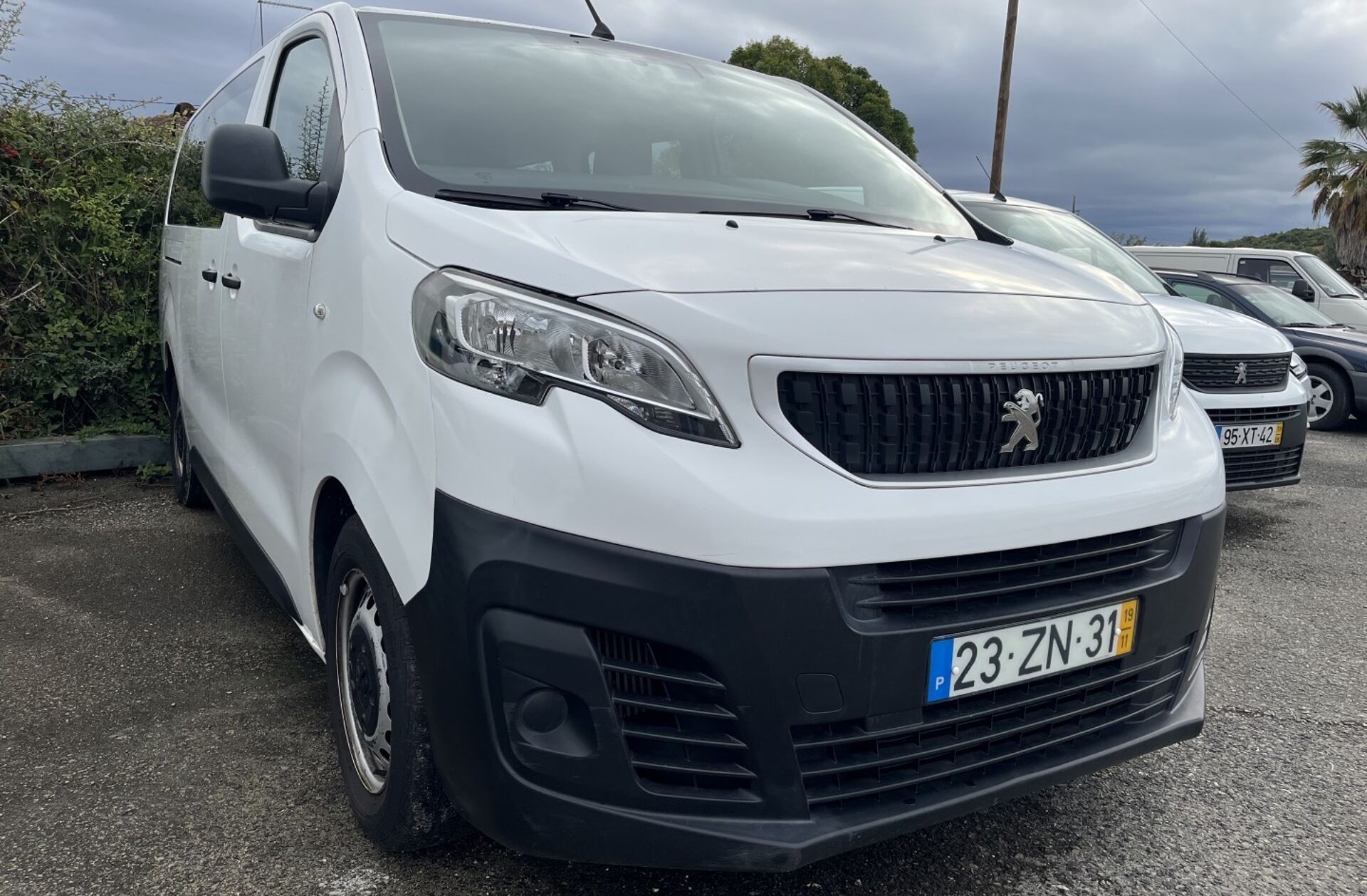 PEUGEOT Traveller 1.5 BlueHDi L3H1 Business Long