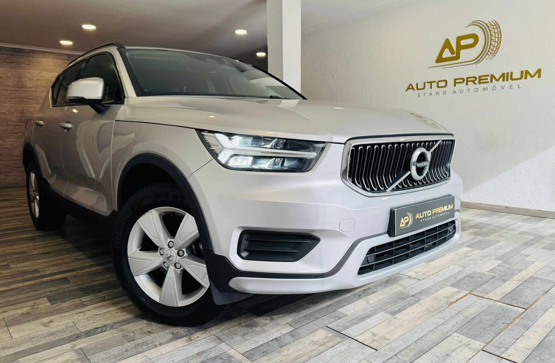 VOLVO XC40 1.5 T3 Momentum Plus
