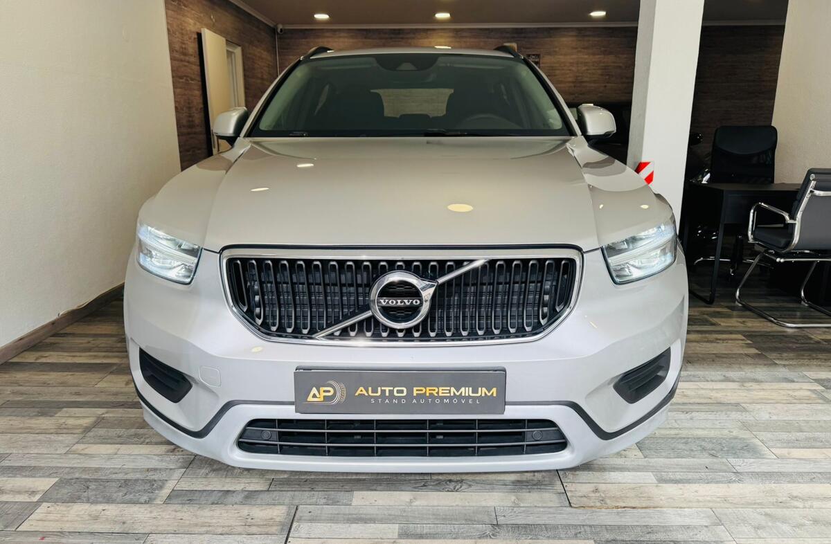 VOLVO XC40 1.5 T3 Momentum Plus