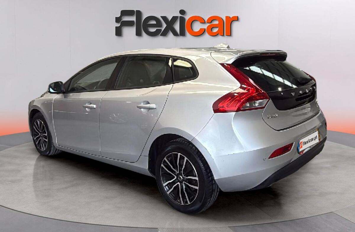 VOLVO V40 2.0 D3 Momentum