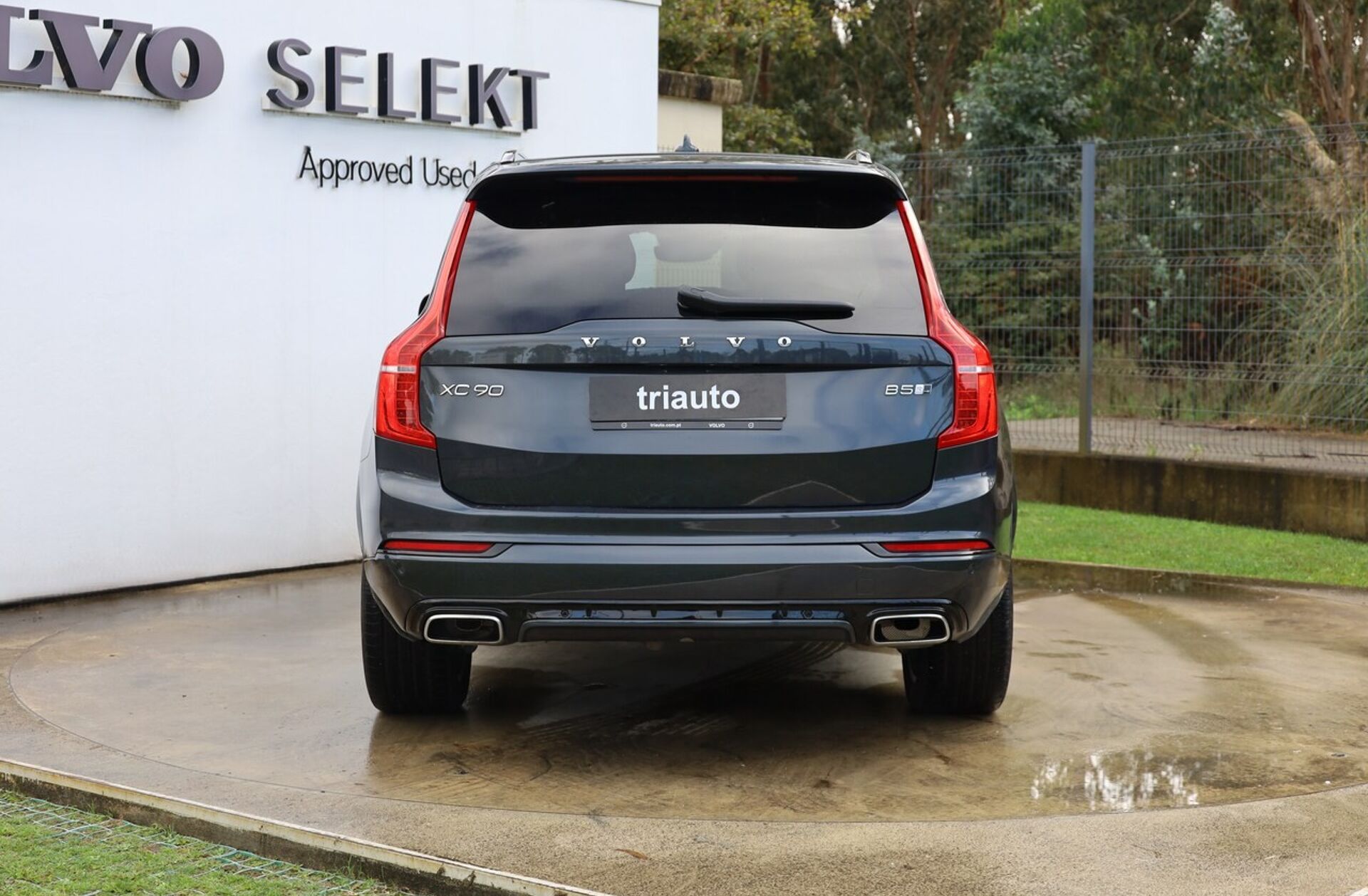 VOLVO XC90 2.0 B5 R-Design AWD