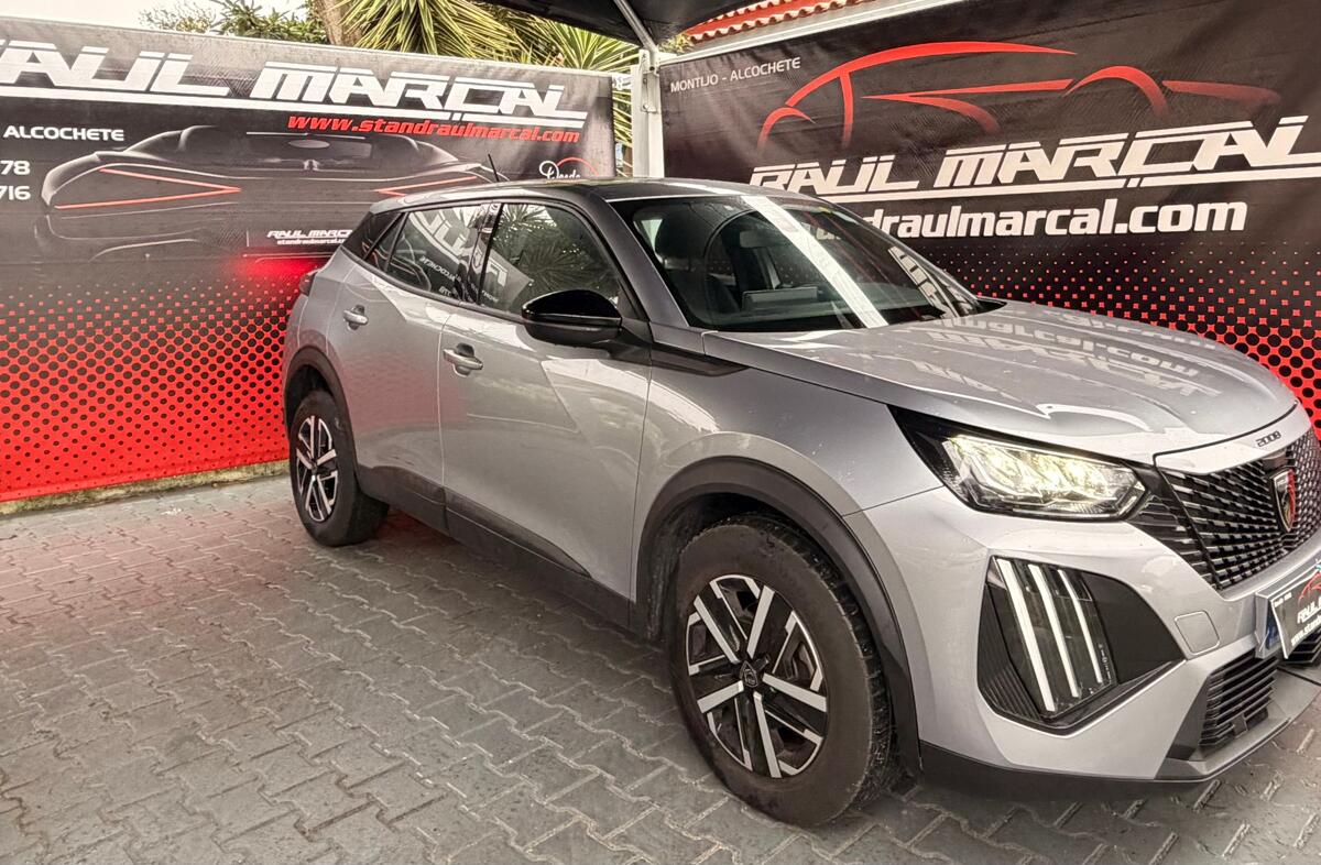 PEUGEOT 2008 1.2 PureTech Active